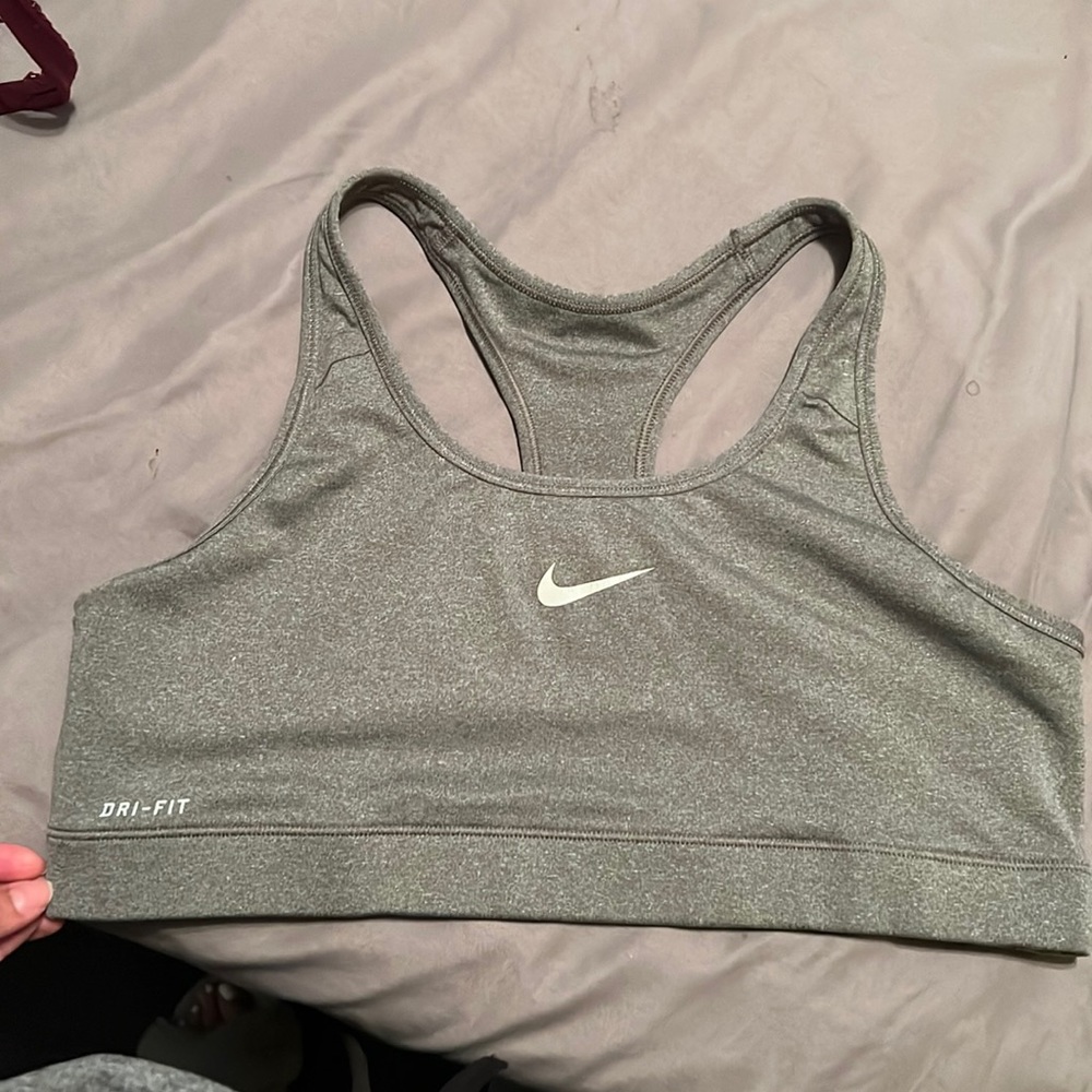Women’s Nike sports bra size large